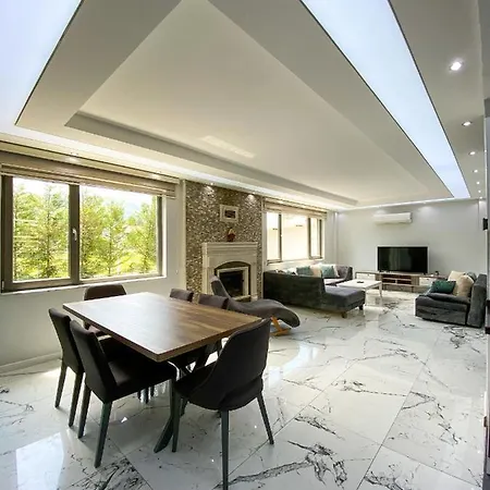 Villa Sapanca 'da Isitmali Kapali Yuezme Havuzlu Korunakli 3+1 Ultra Konforlu Sakarya (Marmara)