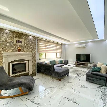 Sapanca 'da Isitmali Kapali Yuezme Havuzlu Korunakli 3+1 Ultra Konforlu Sakarya (Marmara)