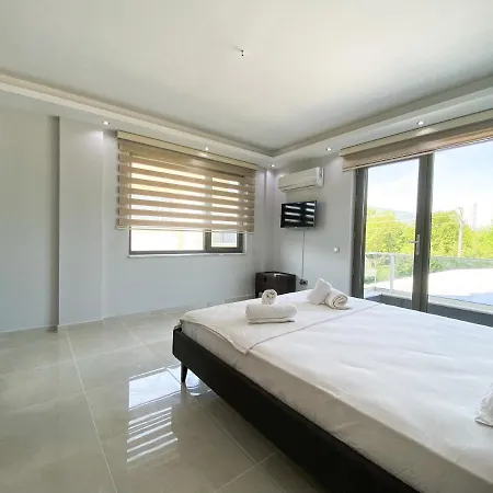 Villa Sapanca 'da Isitmali Kapali Yuezme Havuzlu Korunakli 3+1 Ultra Konforlu Sakarya (Marmara)