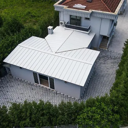 Sapanca 'da Isitmali Kapali Yuezme Havuzlu Korunakli 3+1 Ultra Konforlu Sakarya (Marmara)